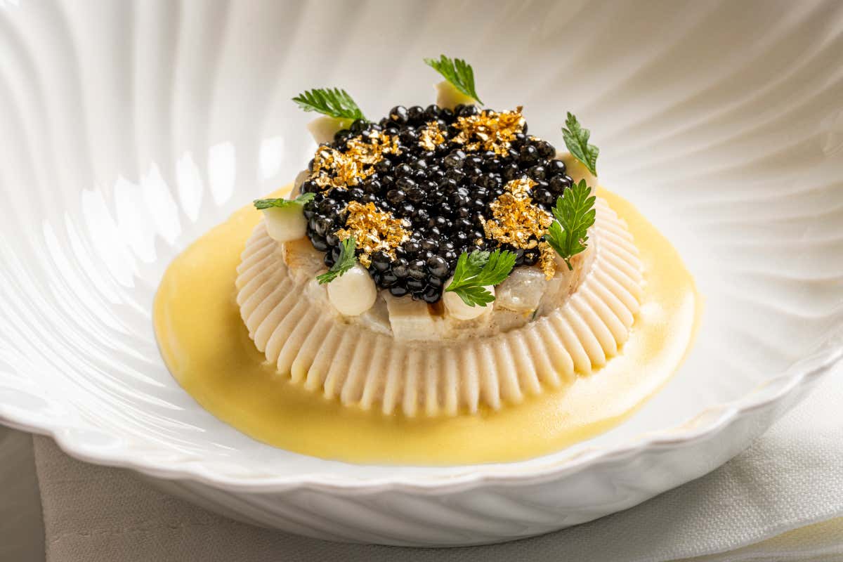 Capasanta, sedano di Verona, caviale Royal, passion fruit